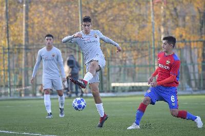 Bucri in campo in Youth League con la maglia della Primavera