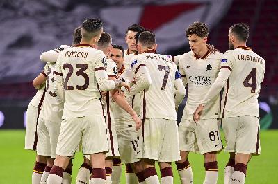 GALLERY - Dal possibile 2-0 all'1-2: la Roma ribalta l'Ajax GALLERY - Dal possibile 2-0 all'1-2: la Roma ribalta l'Ajax