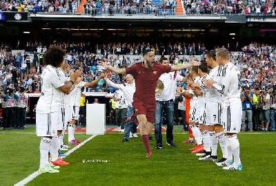 FOTO - Il Bernabeu è pronto ad accogliere Manolas con un'ovazione FOTO - Il Bernabeu è pronto ad accogliere Manolas con un'ovazione