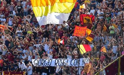 Lo striscione per Giorgio Rossi