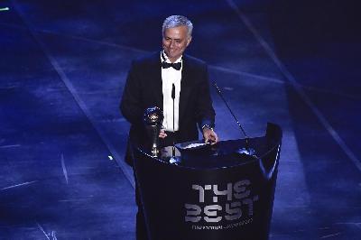 José Mourinho premiato al Best FIFA Football Awards 2019
