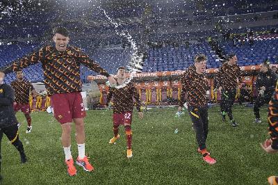 Gallery - La Roma festeggia il derby nell'Olimpico deserto Gallery - La Roma festeggia il derby nell'Olimpico deserto