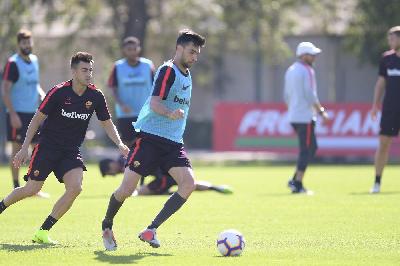 FOTO - La Roma si prepara per la Spal: la gallery dell'allenamento FOTO - La Roma si prepara per la Spal: la gallery dell'allenamento