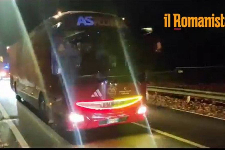 L'arrivo del pullman alla cena di Natale