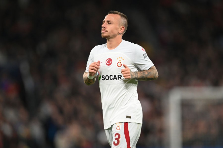 Angelino durante una partita con il Galatasaray