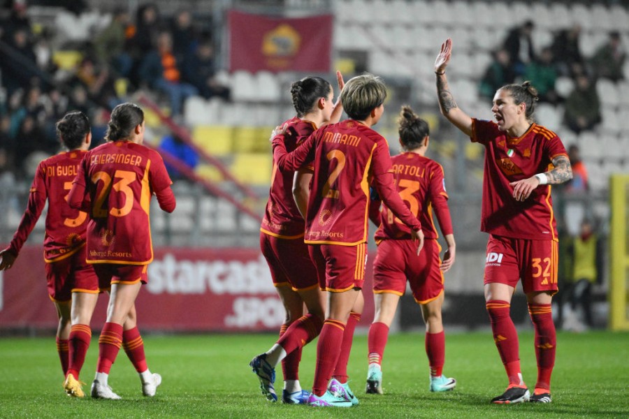 Linari esulta per la vittoria della Femminile sul Pomigliano