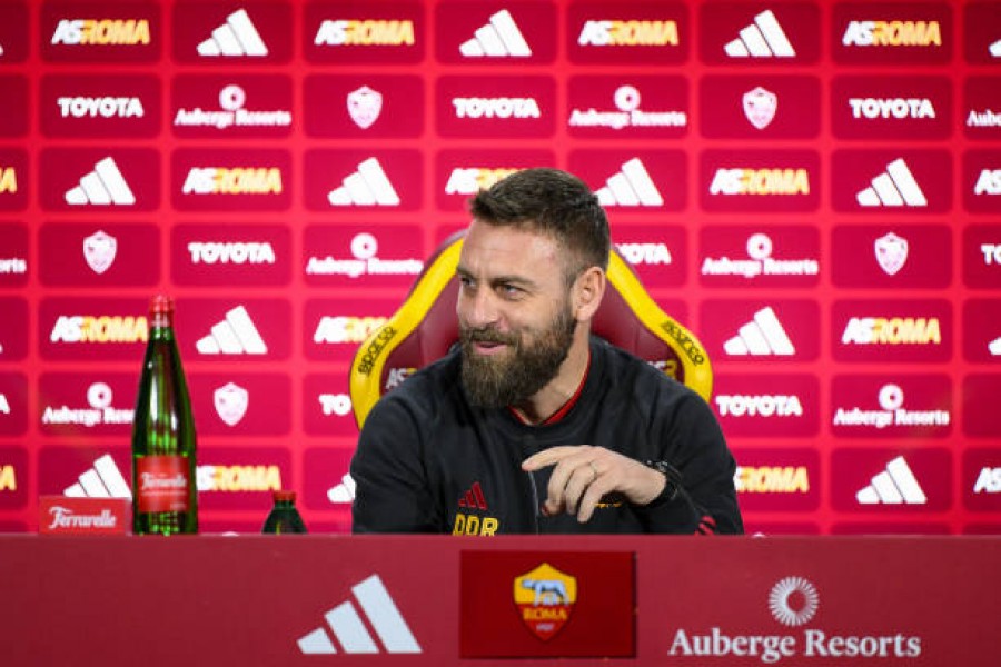 De Rossi in conferenza stampa alla vigilia di Roma-Hellas Verona