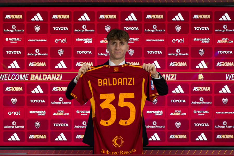 Baldanzi con la maglia della Roma