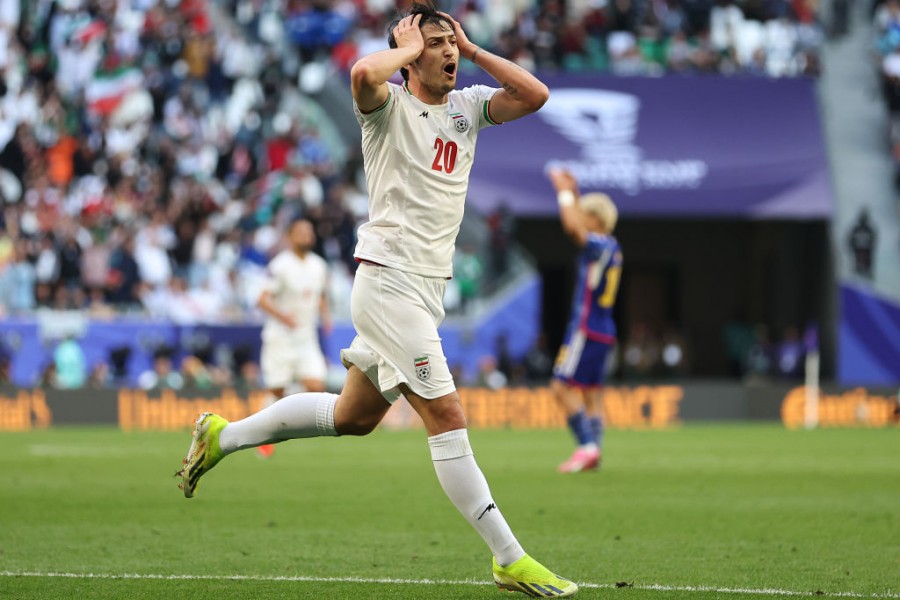 Azmoun in campo con l'Iran