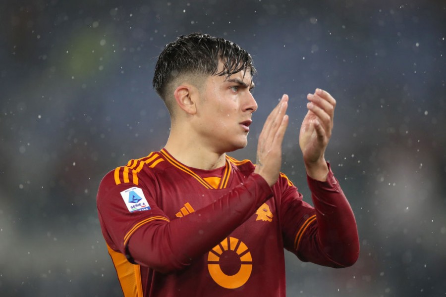 Dybala in campo con la Roma