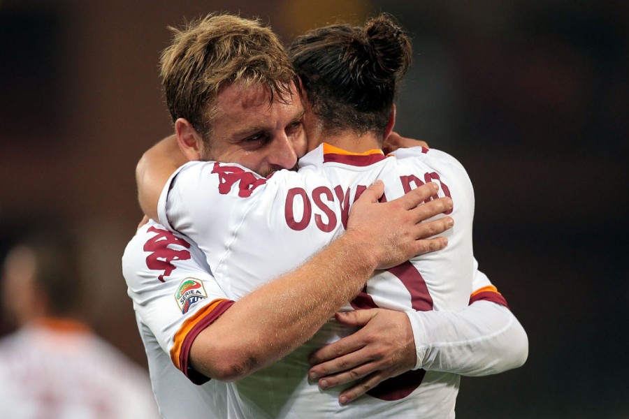De Rossi e Osvaldo si abbracciano