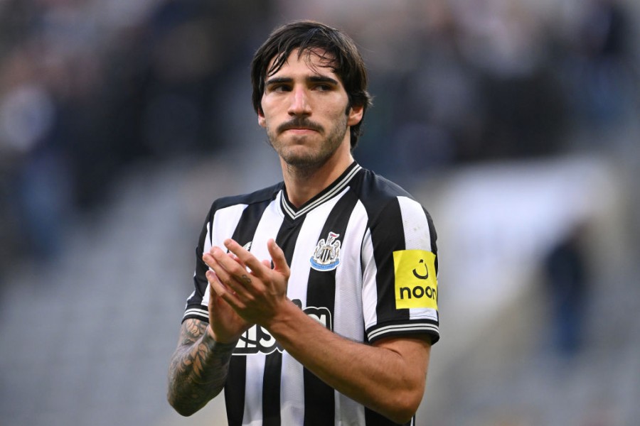 Tonali durante una gara del Newcastle