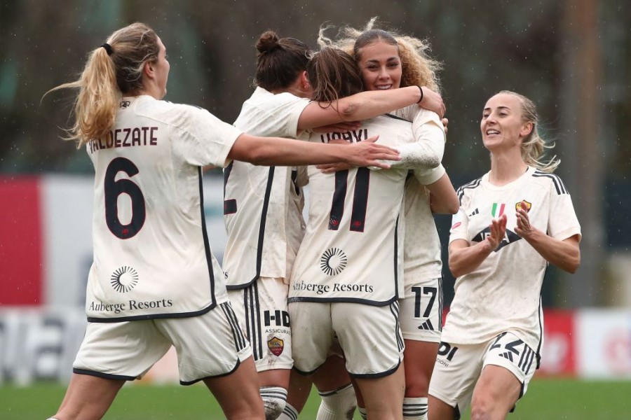 La Roma Femminile esulta dopo la rete di Haavi al Milan