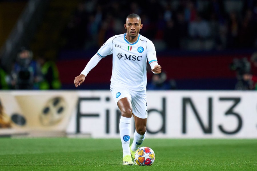 Juan Jesus in campo con il Napoli in Champions League