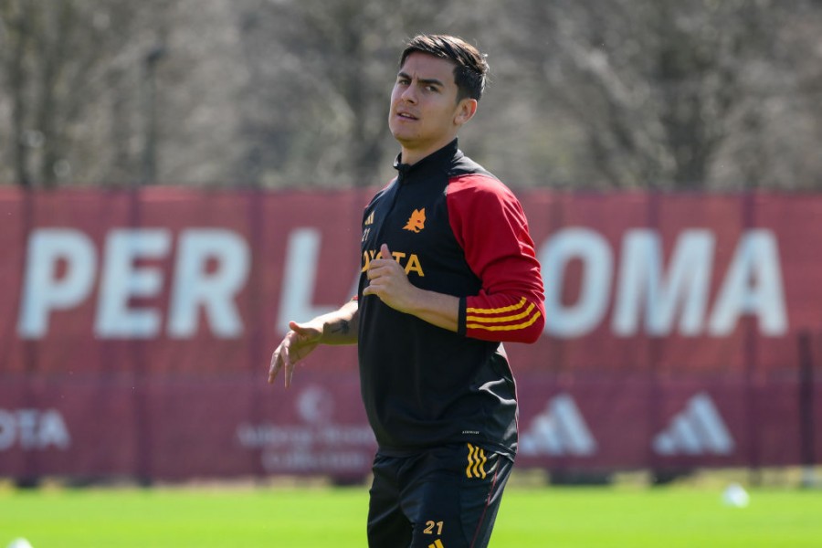 Paulo Dybala in allenamento a Trigoria