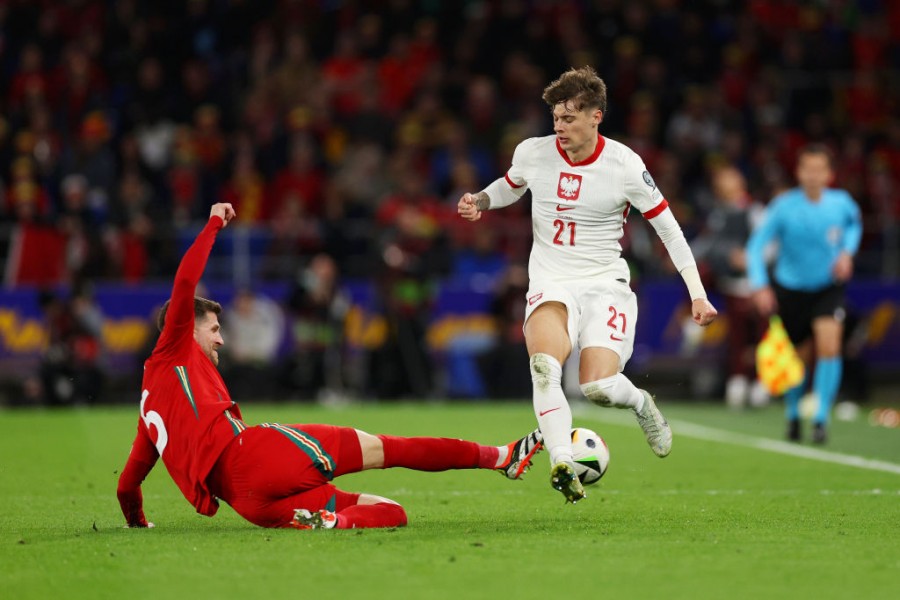 Zalewski in campo contro il Galles