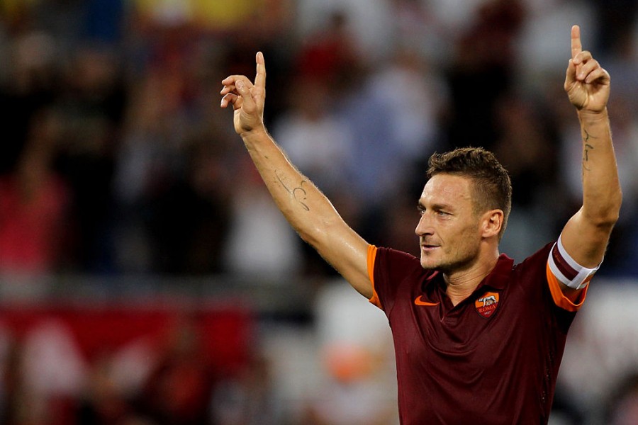 Francesco Totti in azione con la maglia della Roma