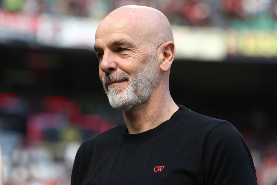 Pioli in campo durante una partita del Milan