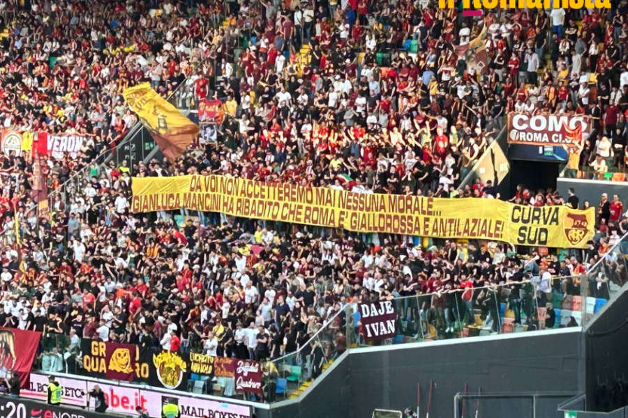 Lo striscione esposto durante Udinese-Roma