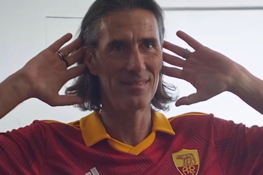 Delvecchio durante lo spot della quarta maglia