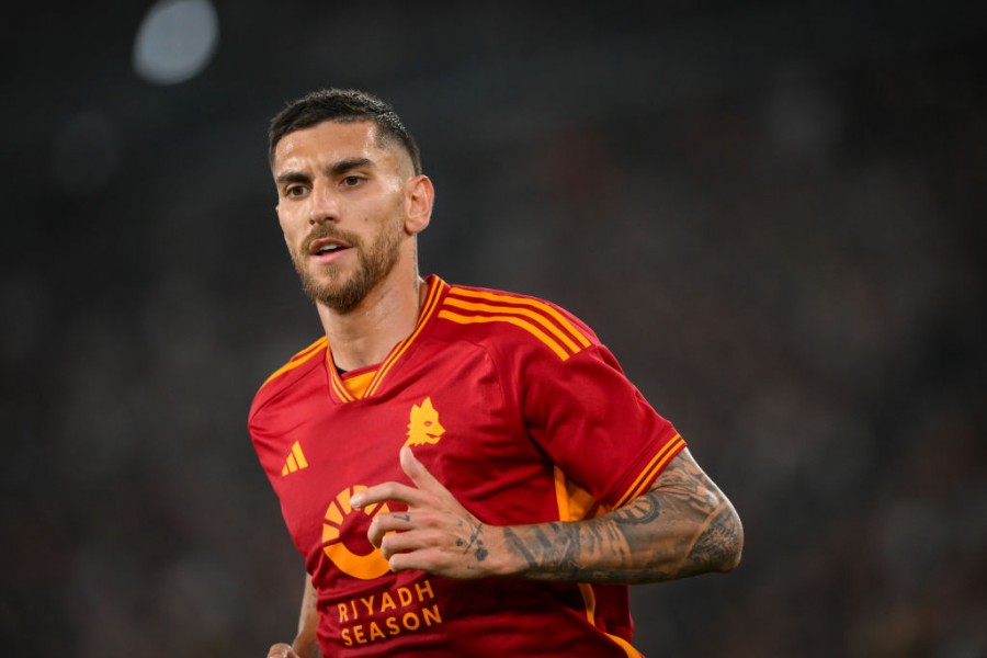 Pellegrini in campo con la maglia della Roma