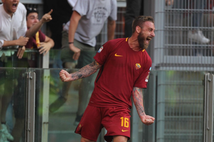 L'esultanza di De Rossi contro il Genoa nel 2017