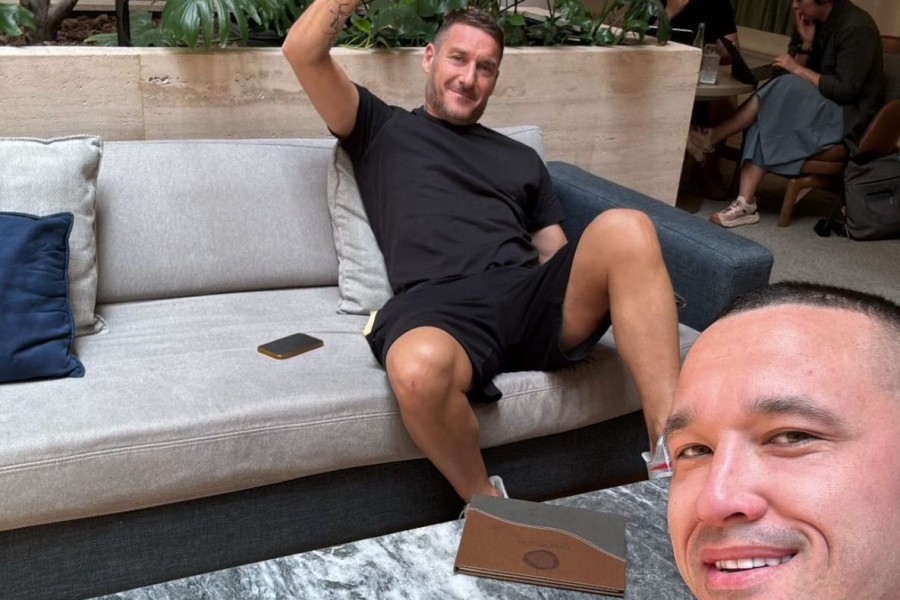 Lo scatto con Nainggolan e Totti