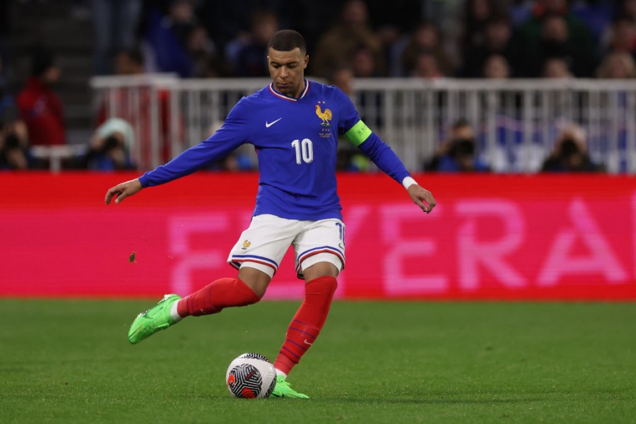Mbappé in campo con la Francia
