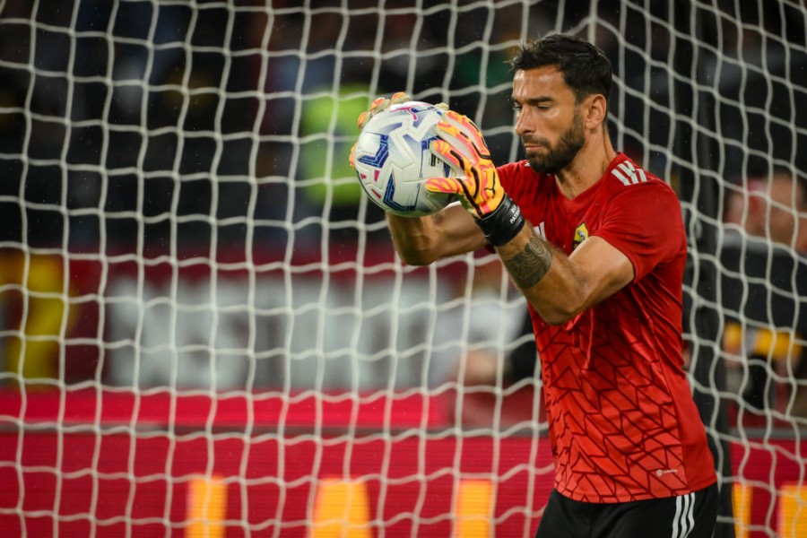 Rui Patricio in campo con la maglia della Roma