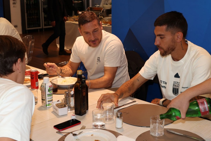 Francesco Totti e Lorenzo Pellegrini a Coverciano
