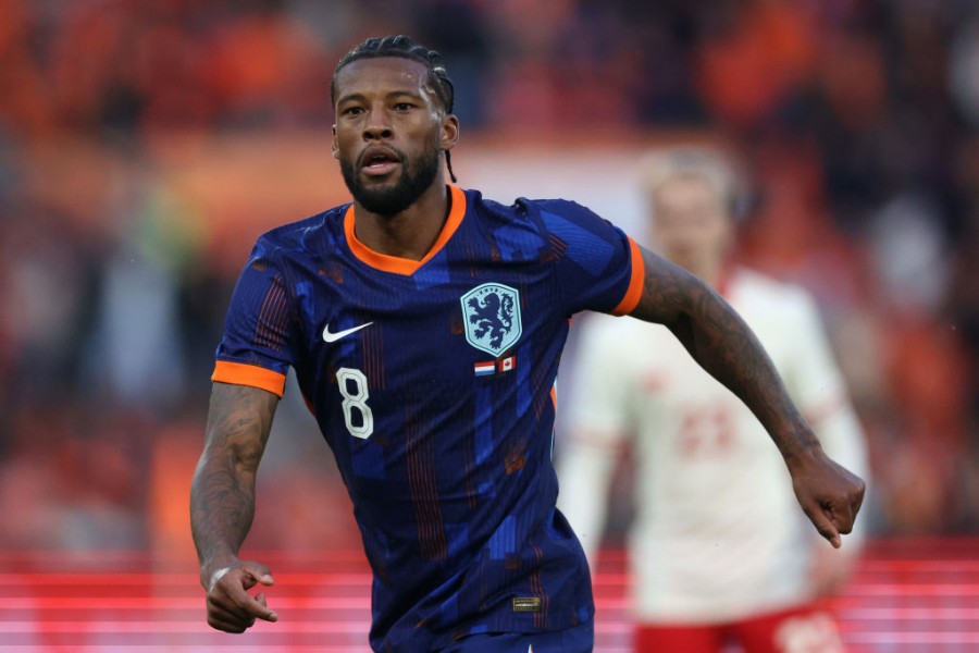 Wijnaldum in campo contro l'Olanda