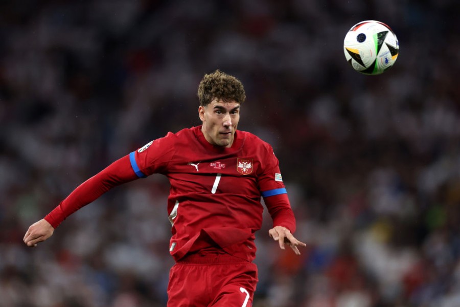 Vlahovic in campo con la Serbia