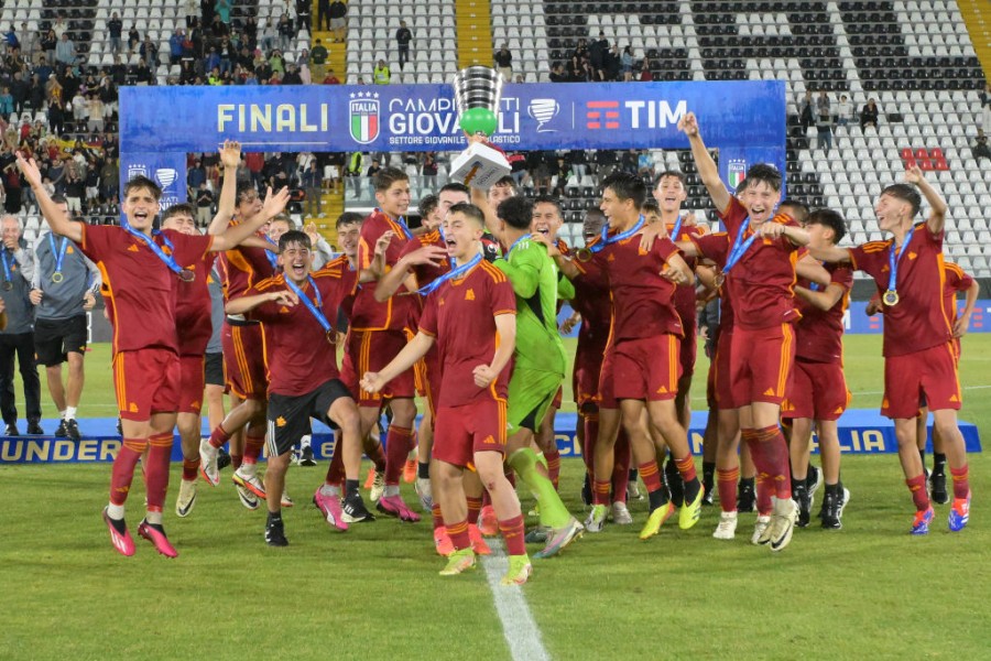 La Roma Under 15 festeggia lo Scudetto