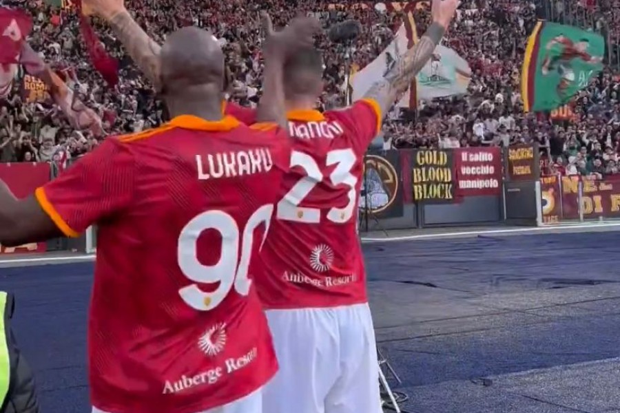 L'esultanza di Mancini e Lukaku dopo il derby