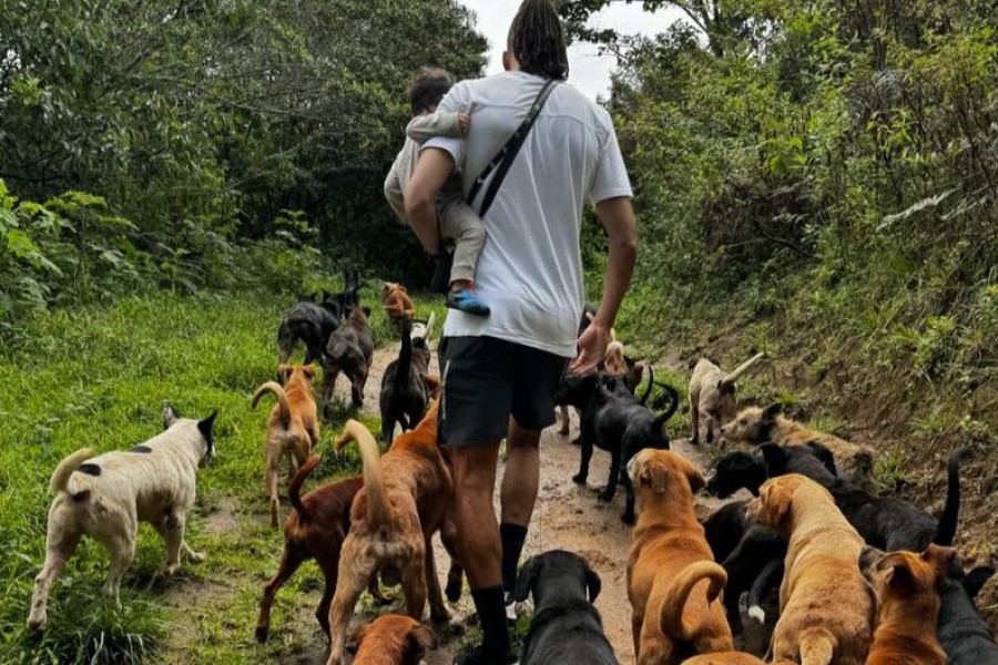Smalling e suo figlio nel Territorio De Zaguates