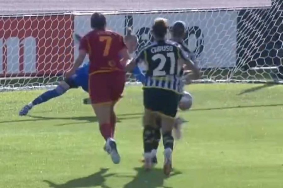 Viens in gol contro la Juventus
