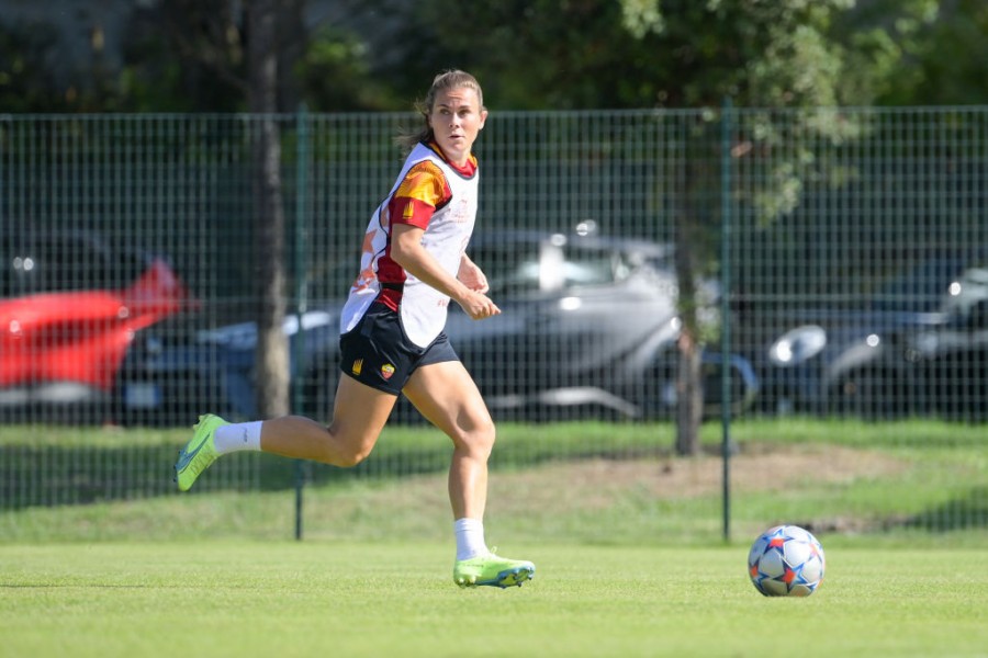 Emilie Haavi durante un allenamento della Roma Femminile