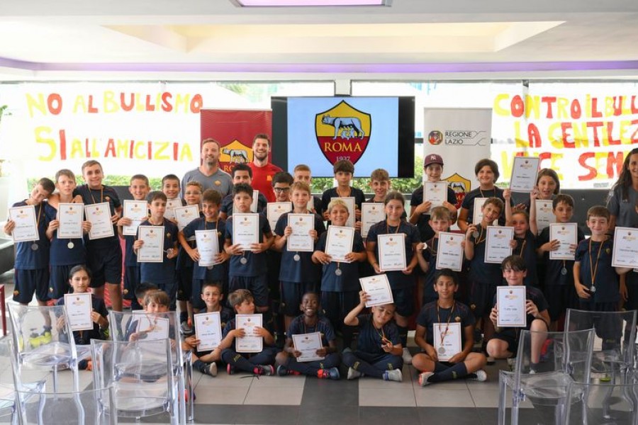 I ragazzi dell'AS Roma Social Camp