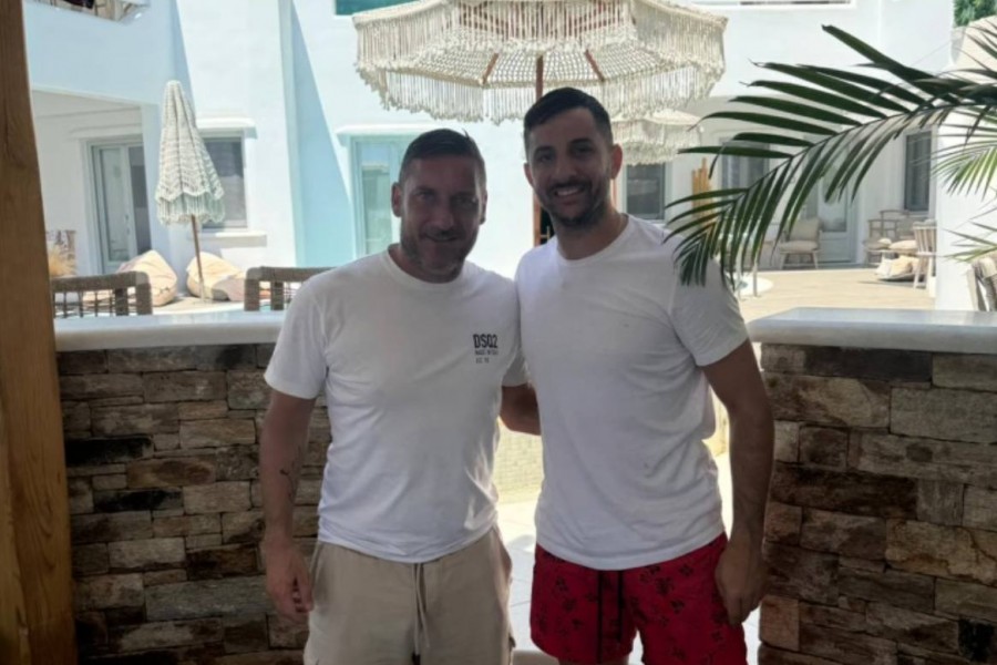 Totti e Manolas a Naxos