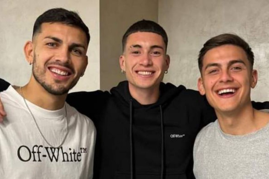 Soulé con Dybala e Paredes