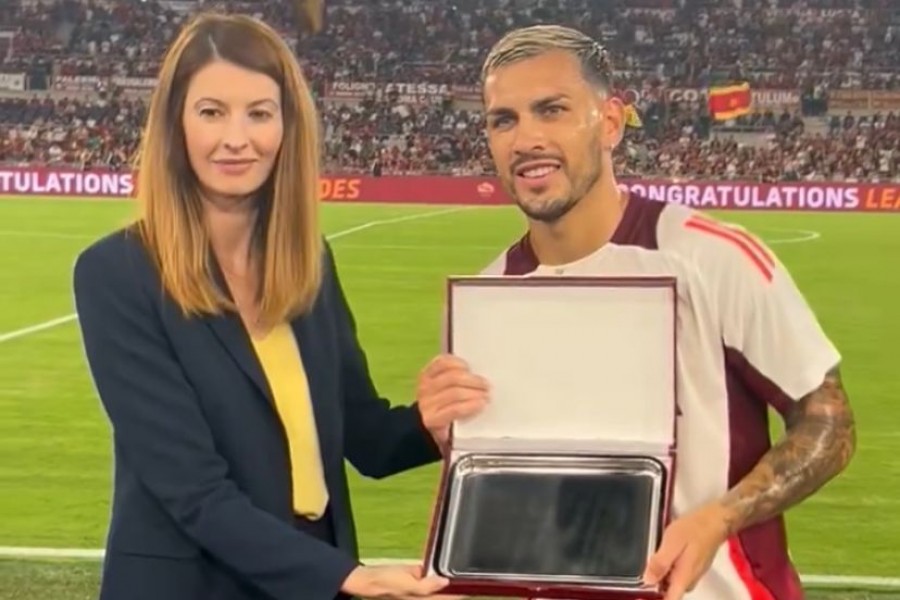 Il premio consegnato a Paredes
