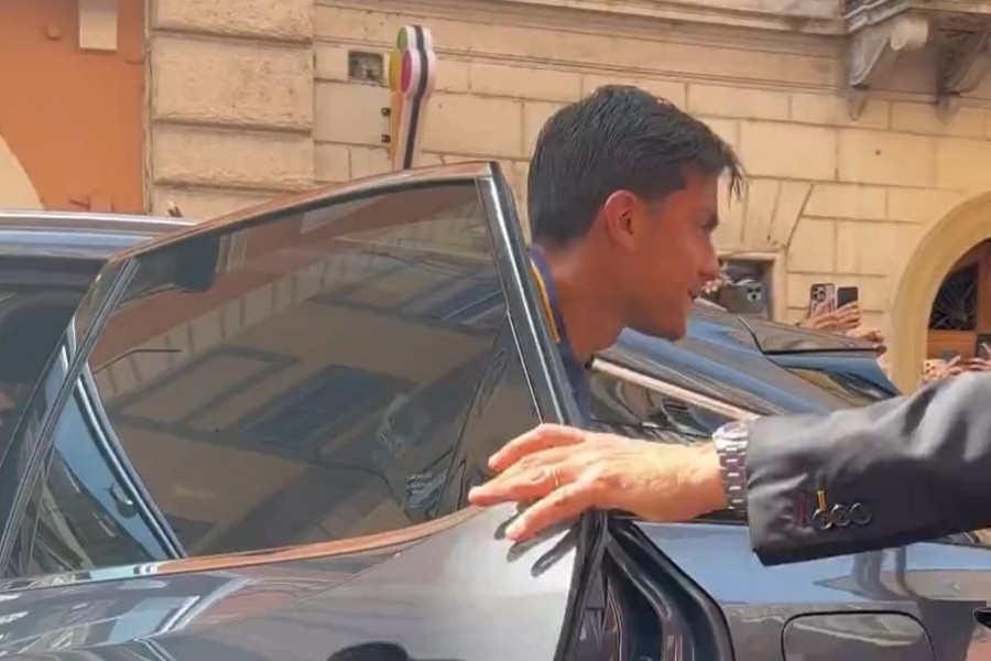 Paulo Dybala a Via del Corso 