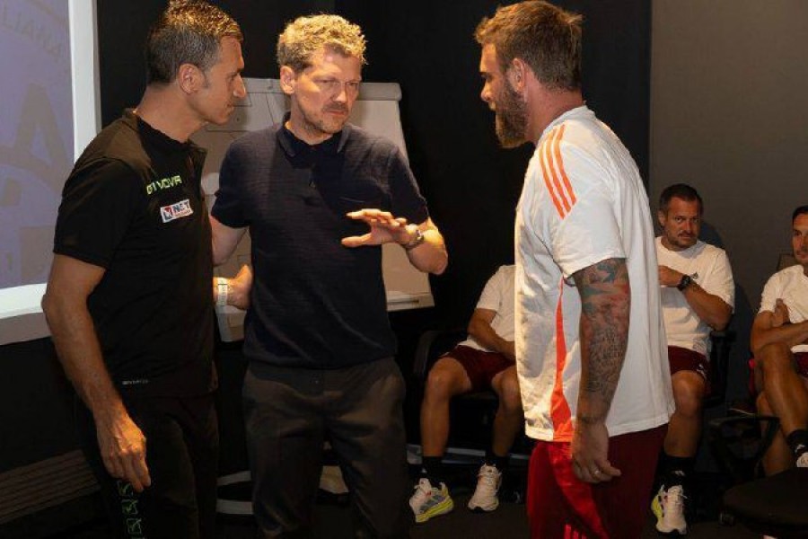 De Rossi e Doveri a colloquio a Trigoria