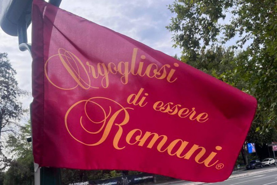 Le bandierine comparse quest'oggi