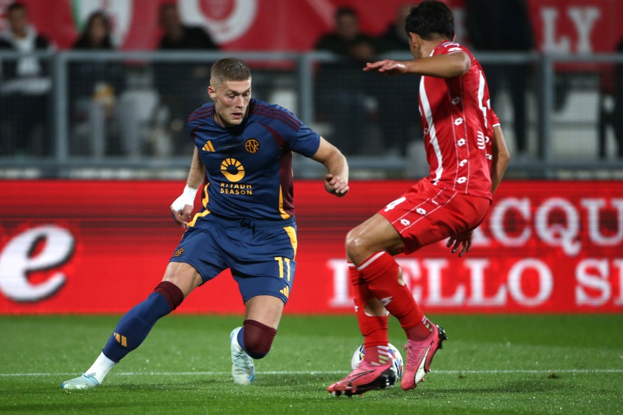 Artem Dovbyk in azione durante Monza-Roma 1-1 (FOTO MANCINI)