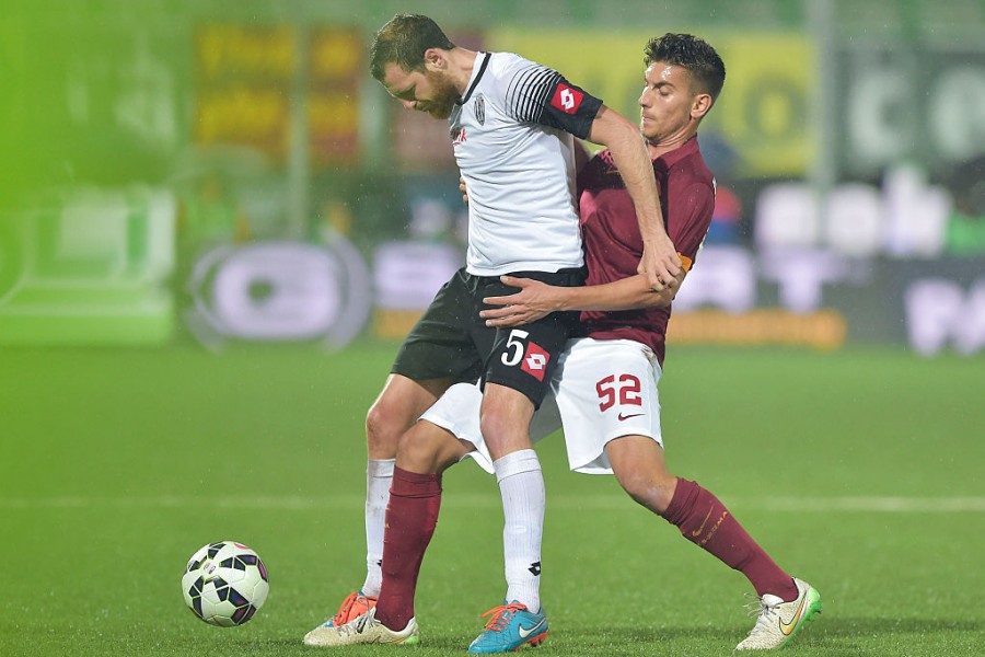 Lorenzo Pellegrini durante l'esordio in Serie A (Cesena-Roma del 22 marzo 2015)