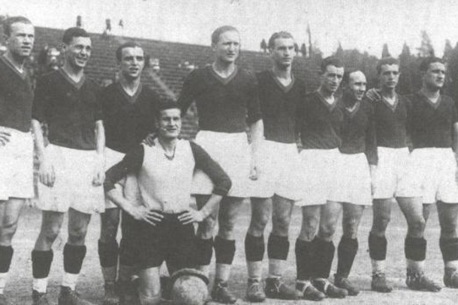 Una formazione della Roma nella stagione 1932-33