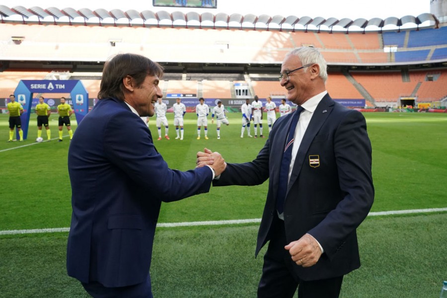 Il saluto tra Ranieri e Conte prima di Inter-Sampdoria dell'8 maggio 2021