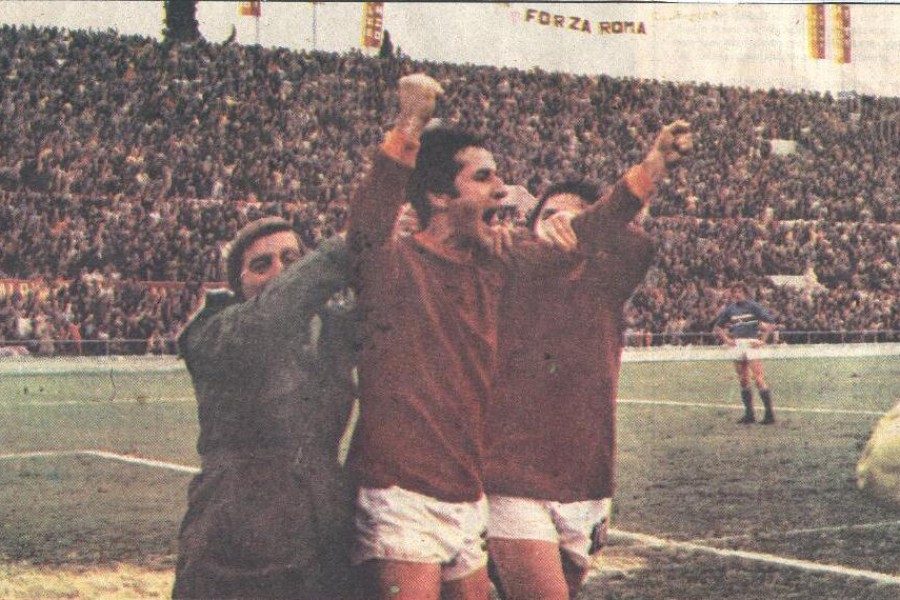 L'esultanza di Petrini dopo il gol-vittoria