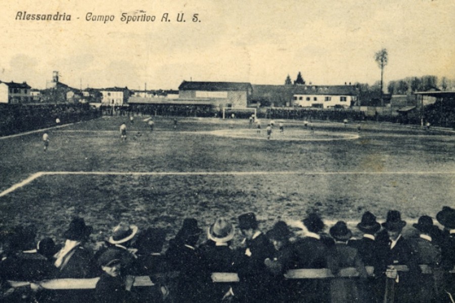 Uno scatto d'epoca del campo in Via degli Orti ad Alessandria